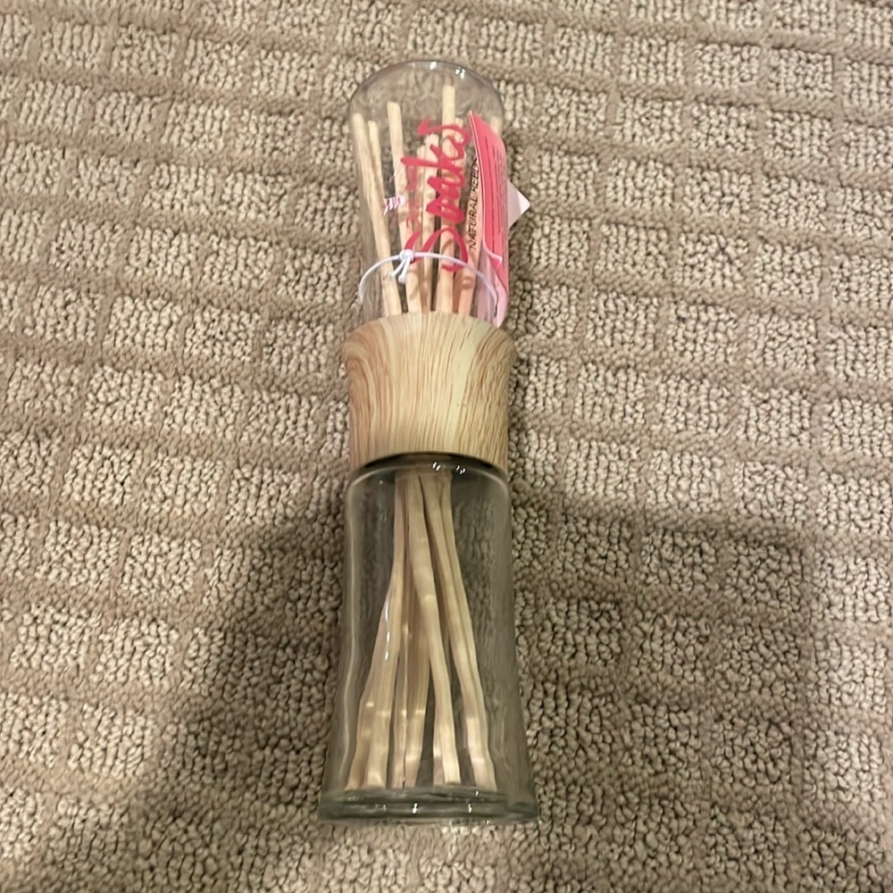 Pink Zebra light natural reeds for soaks - Picture 2 of 3